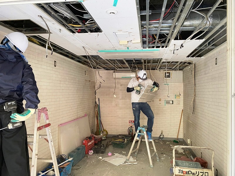 テナントビルの店舗内装の原状回復・スケルトンの解体の流れ【繁華街の